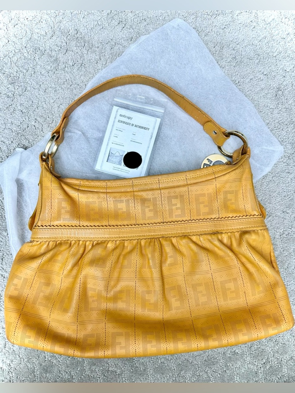 Authentic FENDI leather with cert of authenticity - Picture 3 of 8
